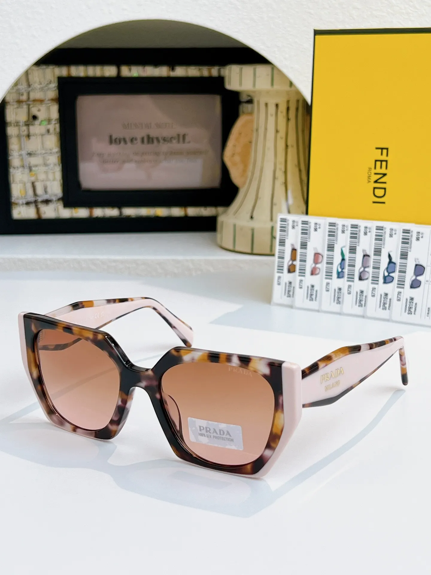 PRADA PR15W 太阳眼镜 时尚遮阳款