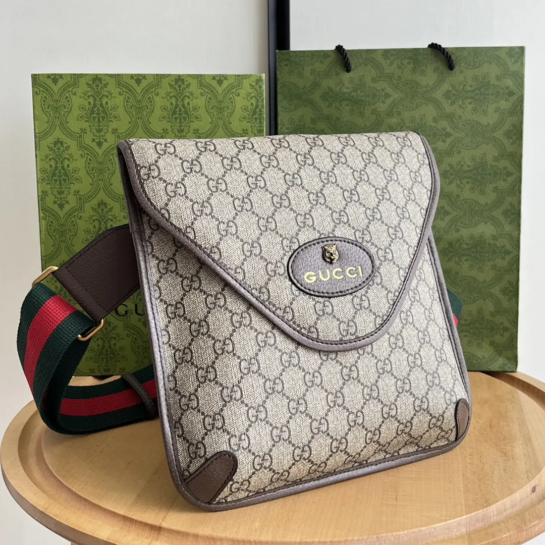 Gucci GG Supreme 老花 斜挎包