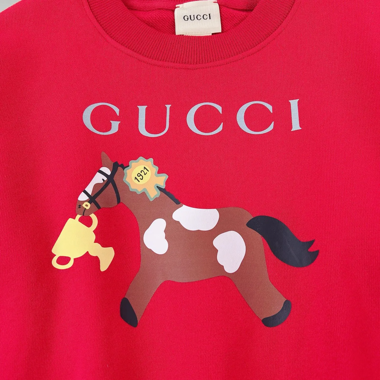 Gucci Logo Print Crew Neck Sweatshirt Image 5 Gucci Logo Print Crew Neck Sweatshirt Image 5