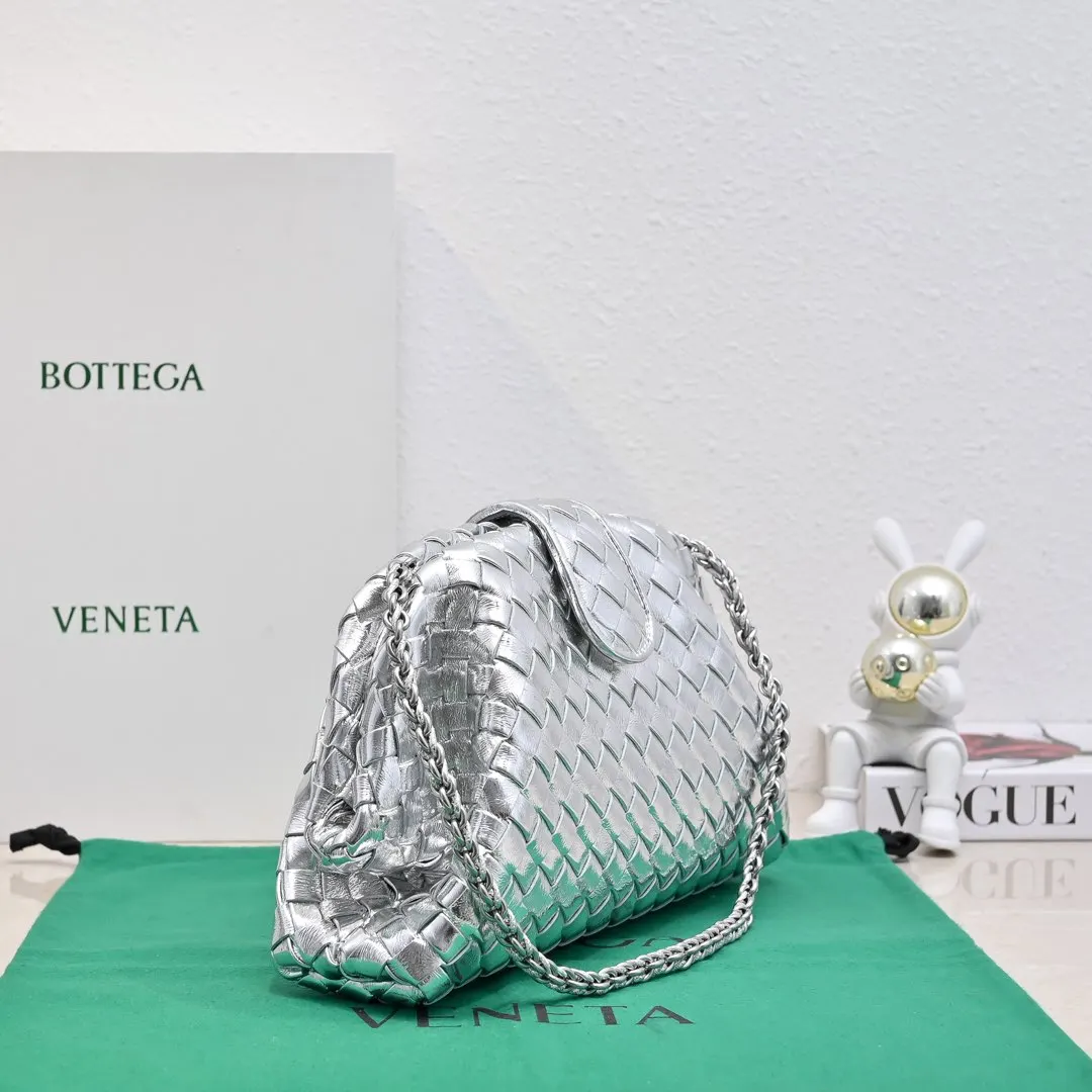 Bottega Veneta 羊皮 鏈條包 精致鏈條款