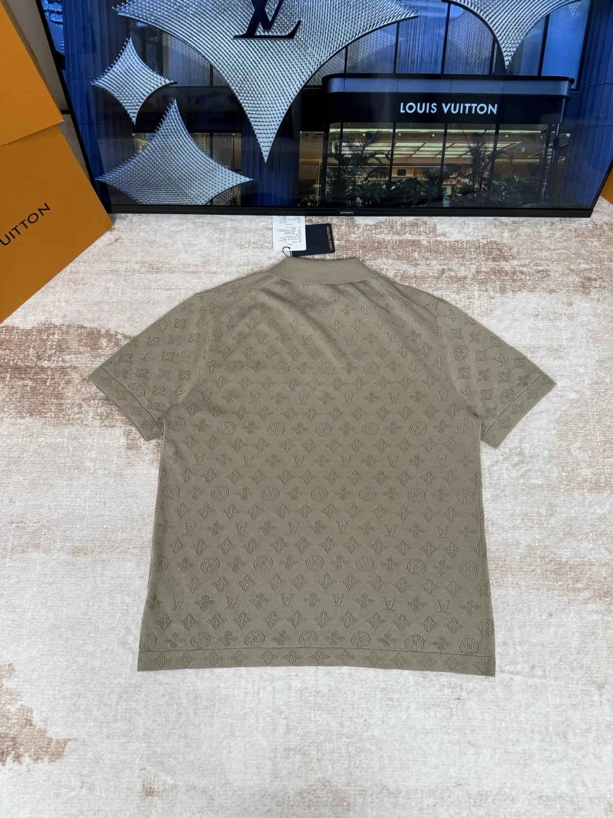 LV 绿色 Mo字母 短袖T恤 休闲百搭款