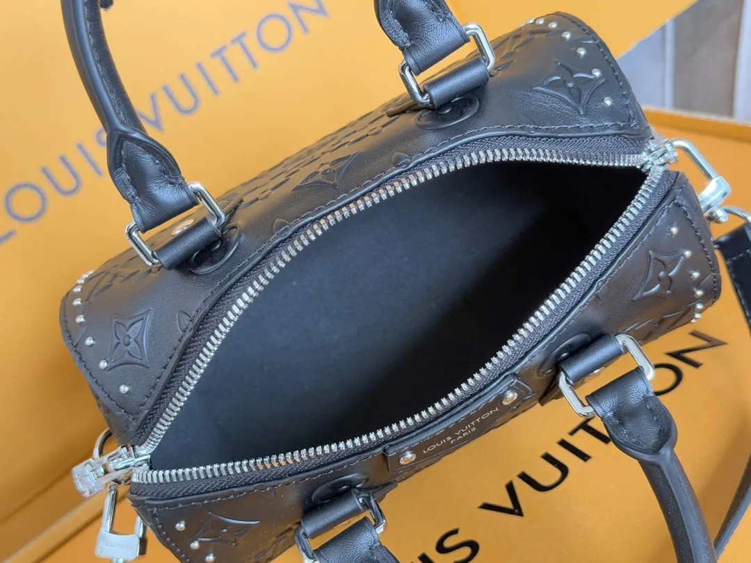 Chain Bag Leather Image 9 Chain Bag Leather Image 9