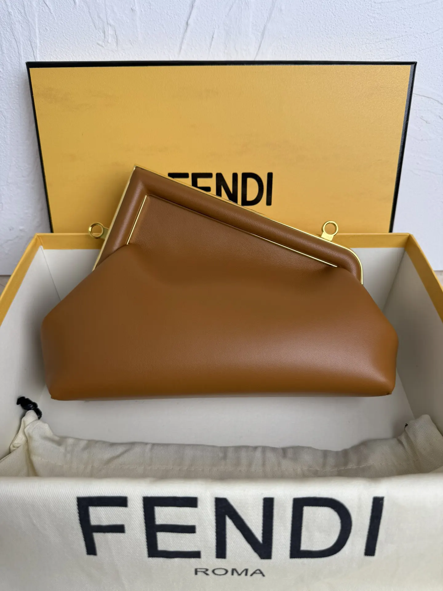 Fendi 粉色 金色 羊皮 手拿包 精致手拿款