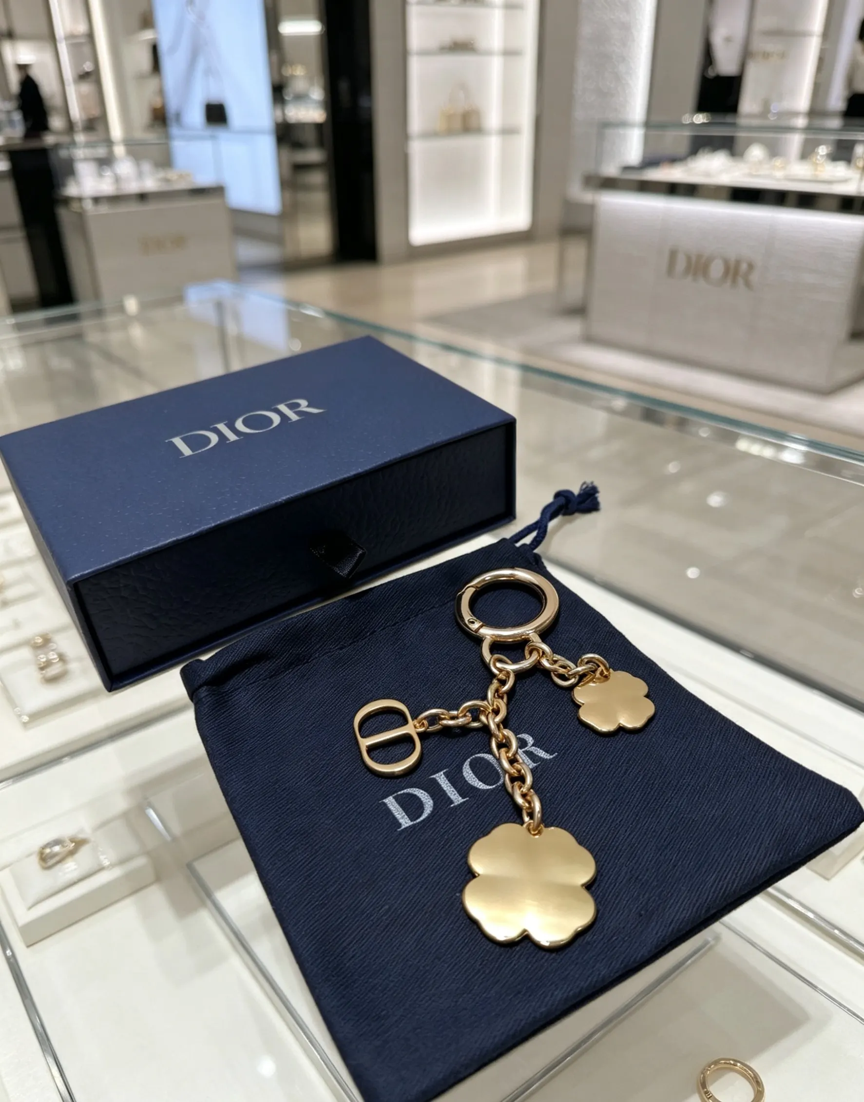 Dior 彩色吊饰钥匙扣 链条配饰款