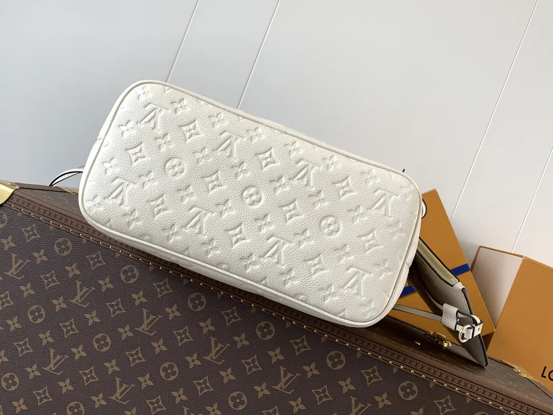 Neverfull 黑色 米白 手拿包 精致手拿款