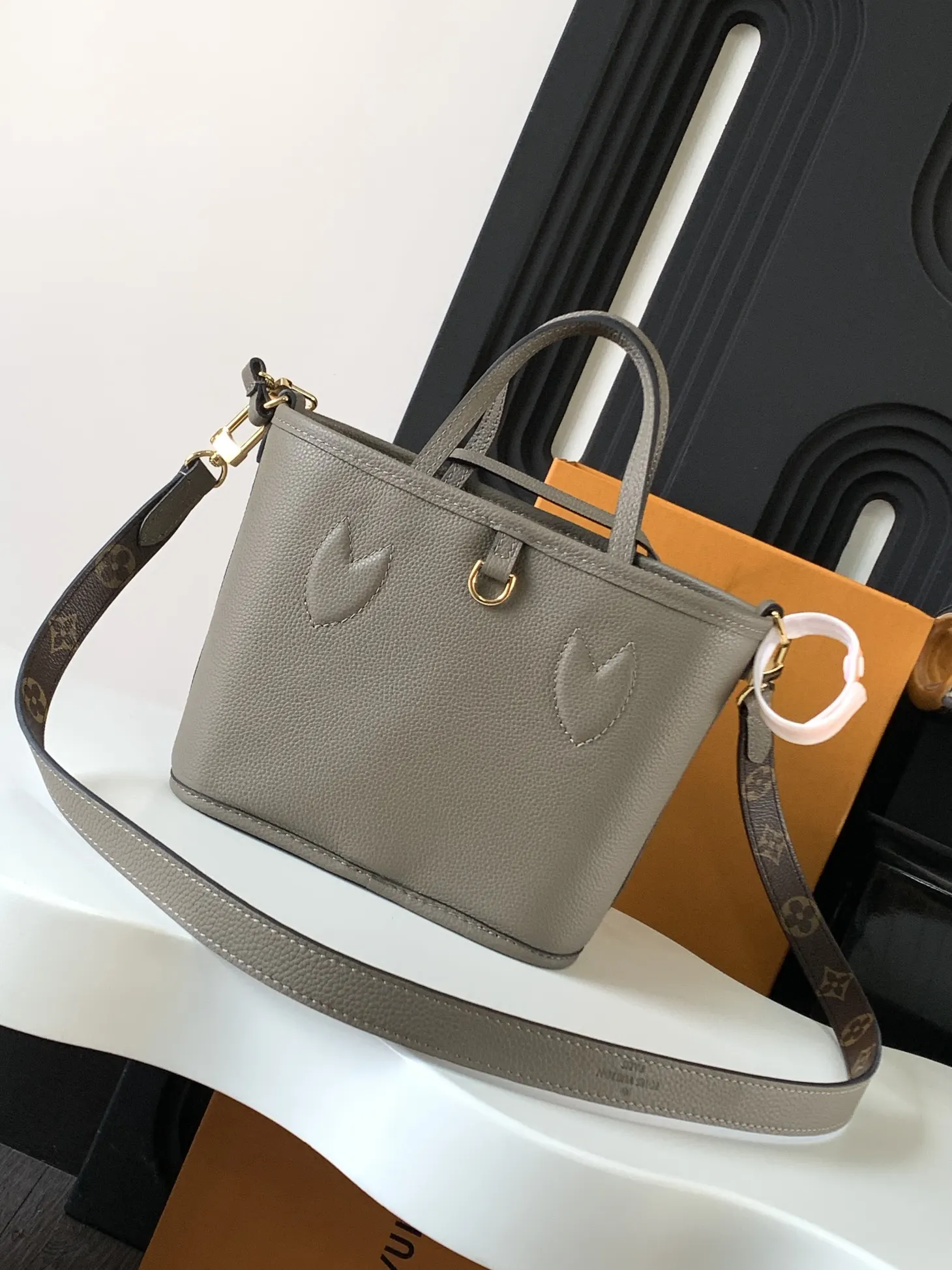 Louis Vuitton M12109 手提包