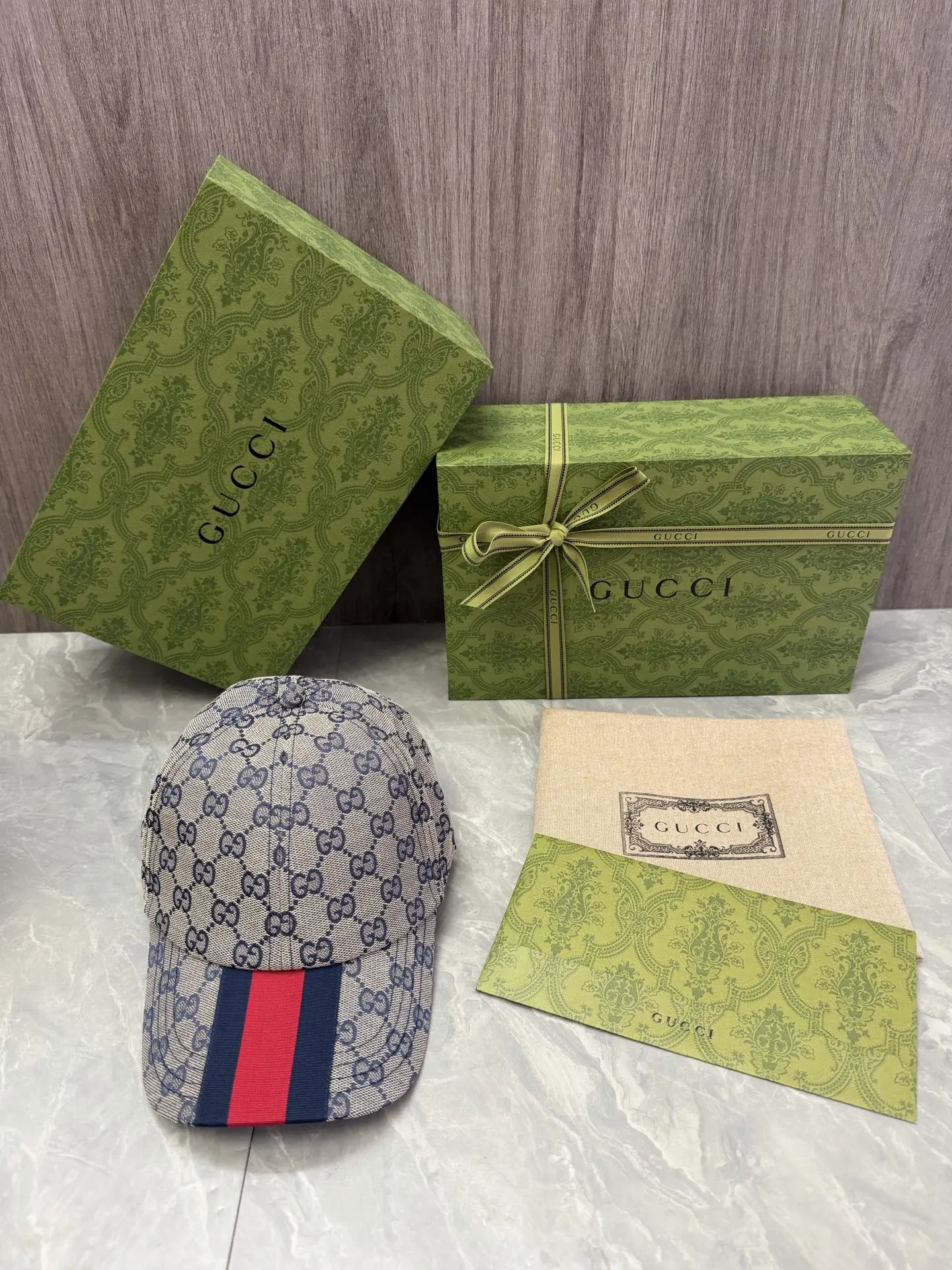Gucci GG Monogram 棒球帽 灰色