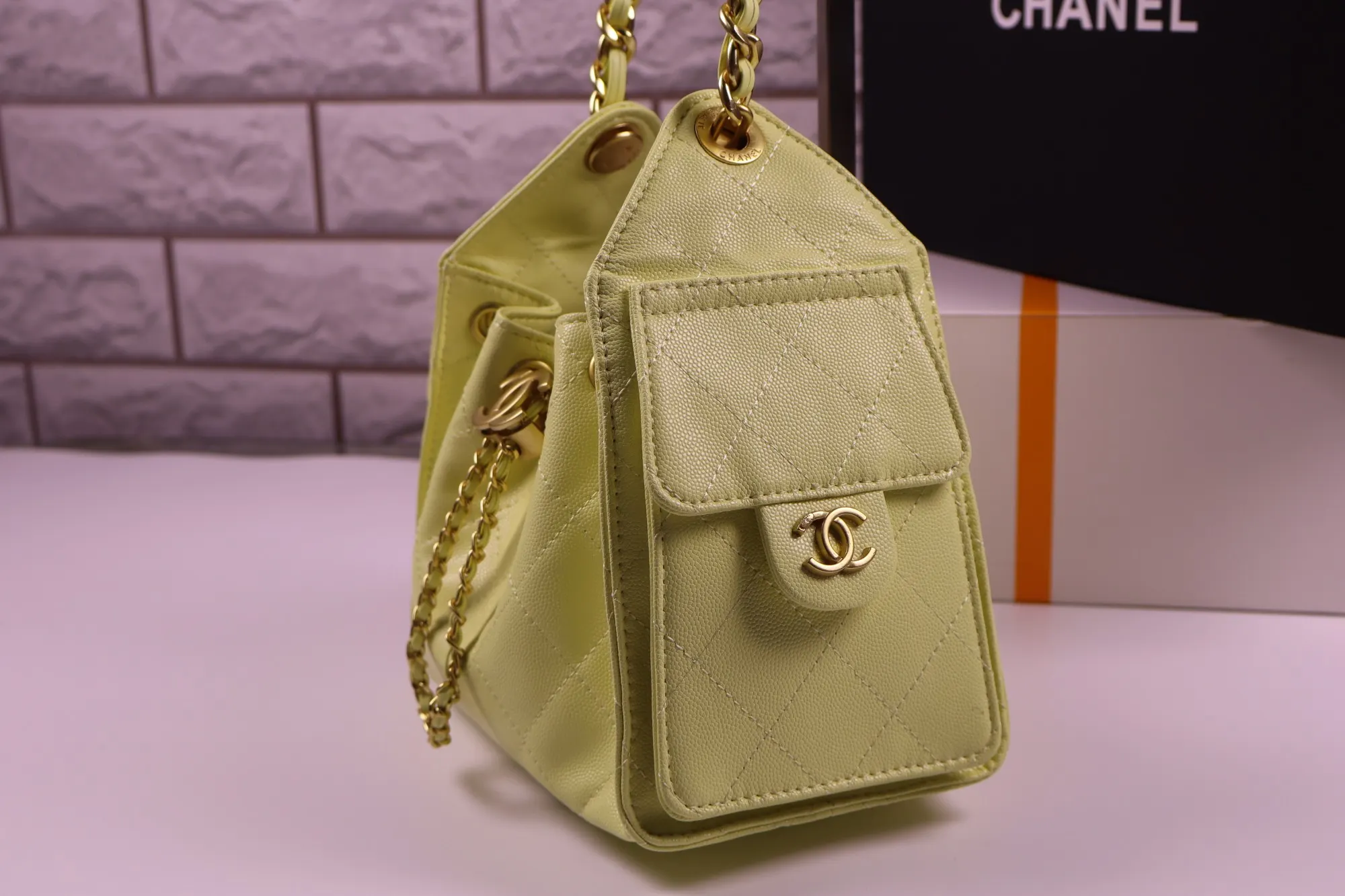 Chanel 黄色 腋下包 实拍款01