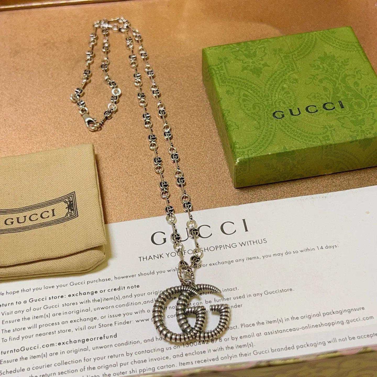 Gucci Chain Bag Shoulder and Crossbody Wear Image 5 Gucci Chain Bag Shoulder and Crossbody Wear Image 5