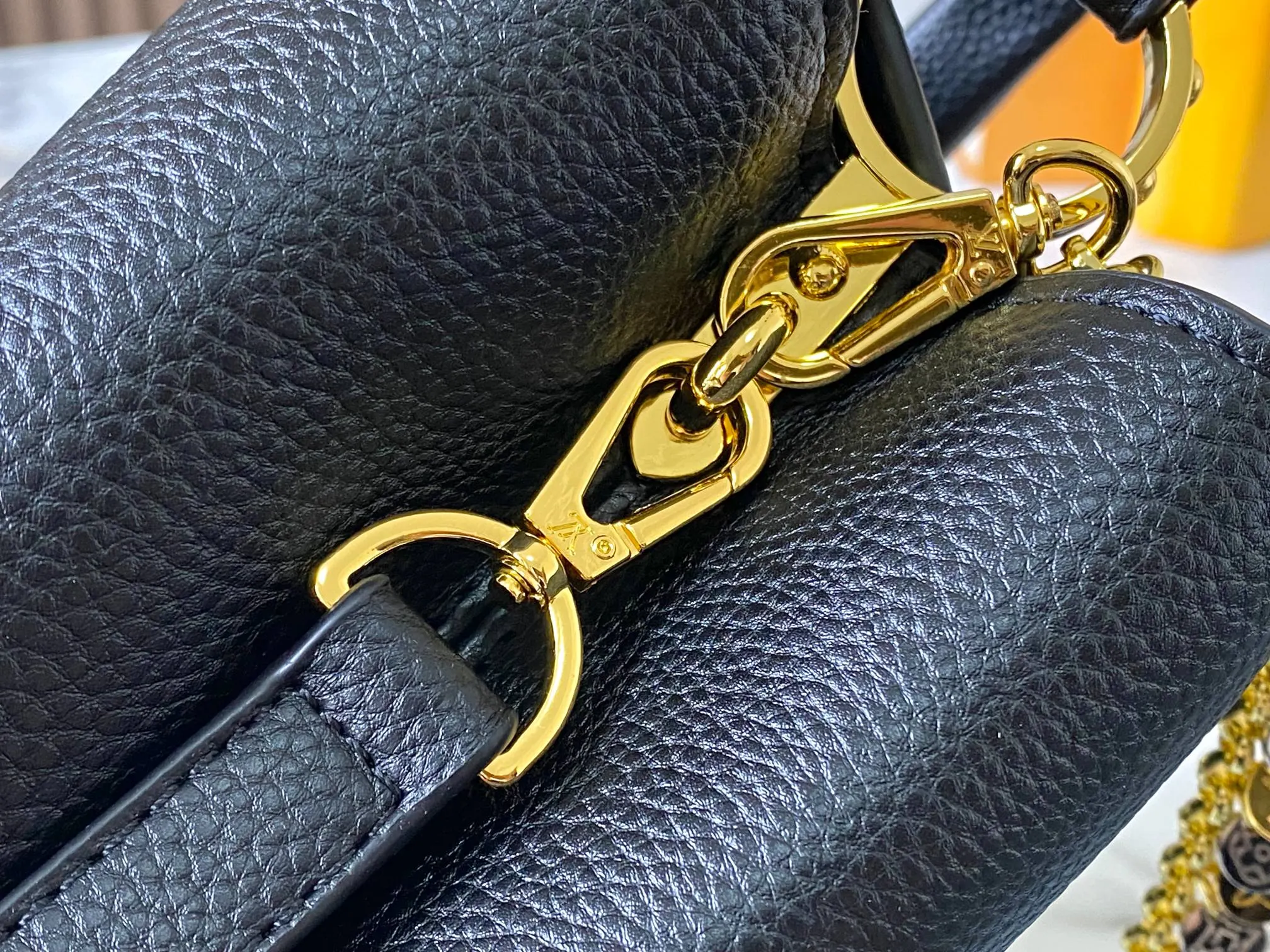 LV Capucines 牛皮 链条包 精致链条款