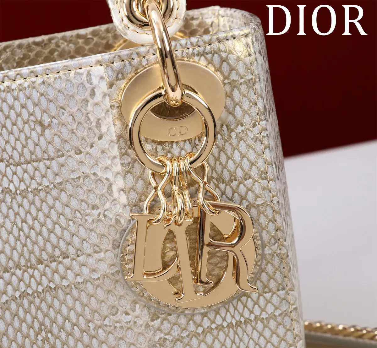 Dior Lady Dior 金色藤格纹手提斜挎包 经典款