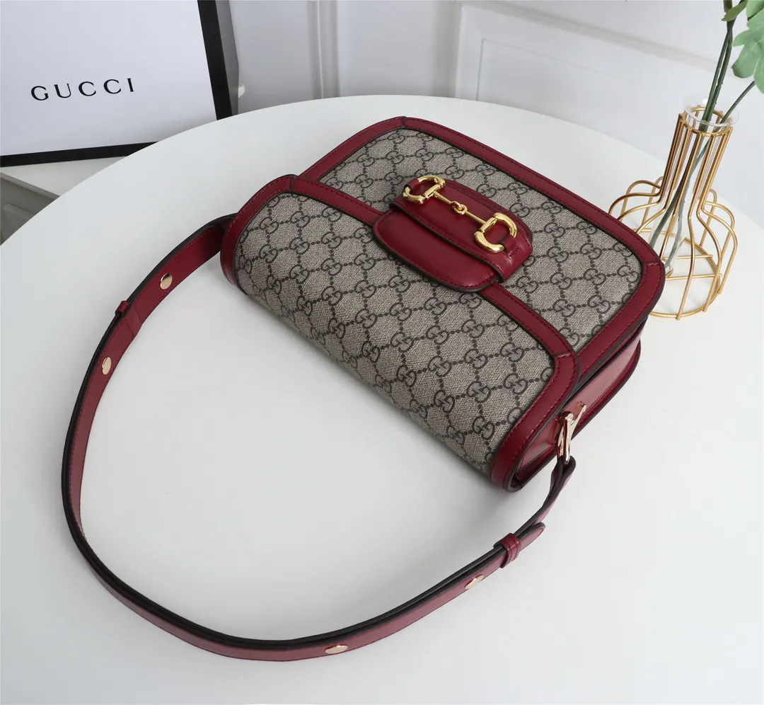 Gucci Horsebit 1955 棕色 Monogram 斜挎包