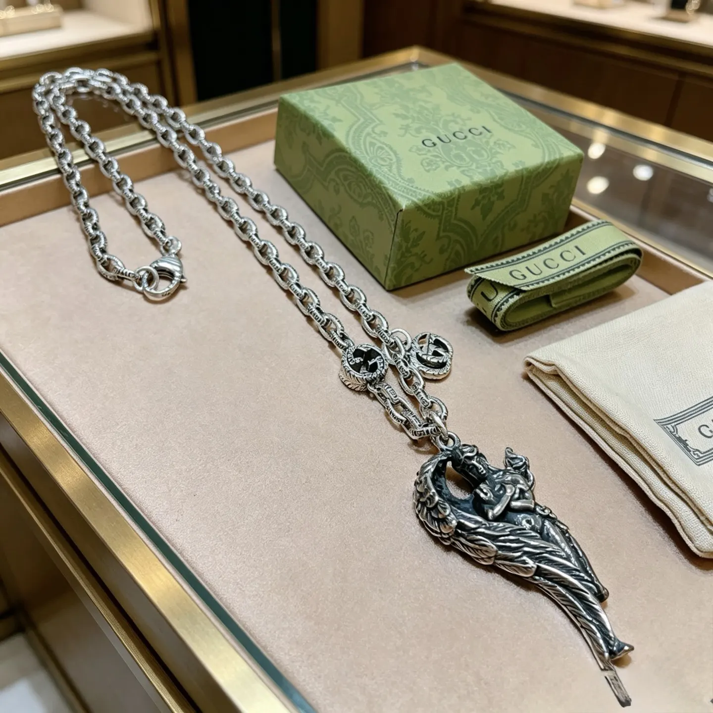 Gucci 链条包 单肩斜挎款