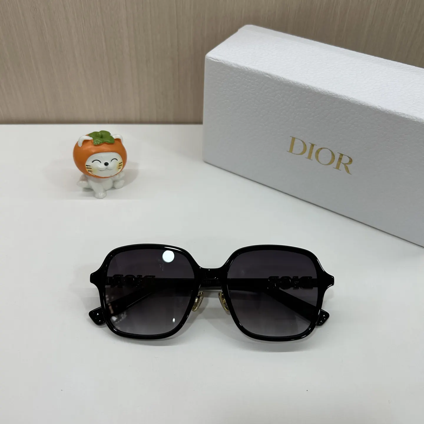 Dior 棕色方框太阳镜 复古遮阳