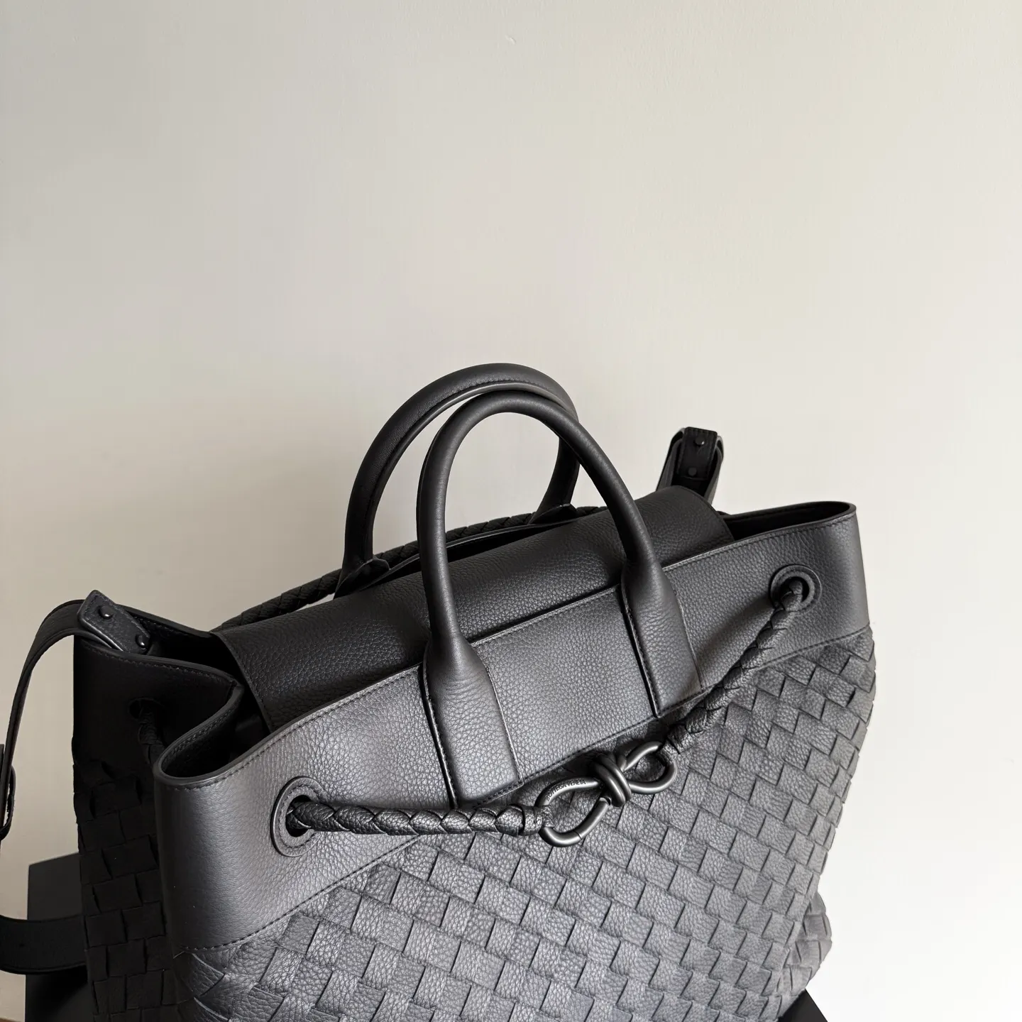 Bottega Veneta 斜挎包 轻便斜挎款