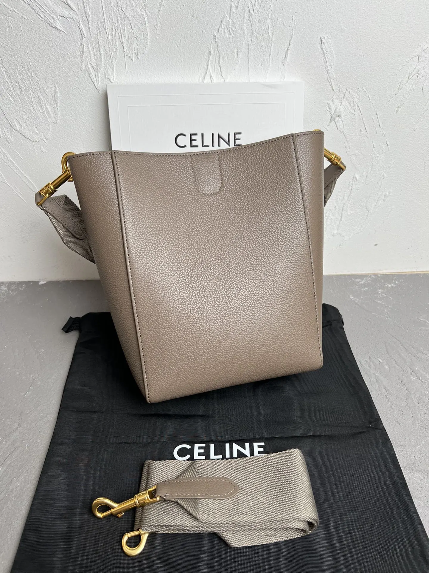 荔枝纹 批 CELI NE Sangle 最强百搭 水桶包 休闲水桶款