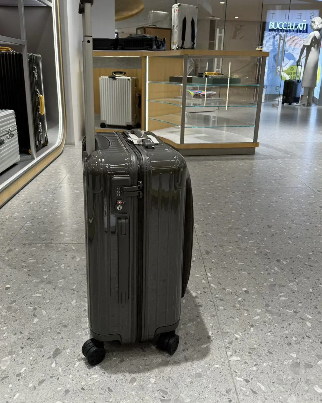 Essential Sleeve 系列 经常出差 需 行李箱 旅行拉杆款 轻便出行款