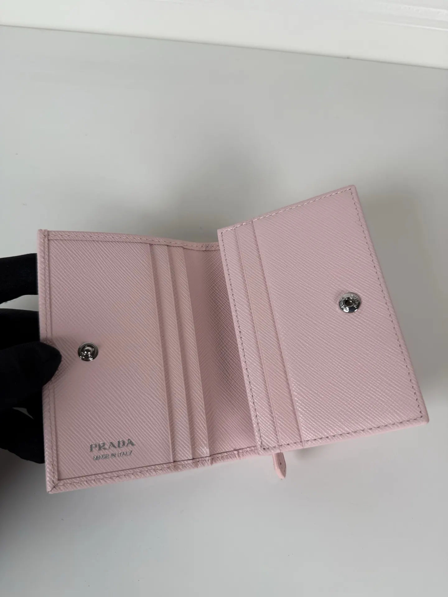 Prada 钱包 实用短夹