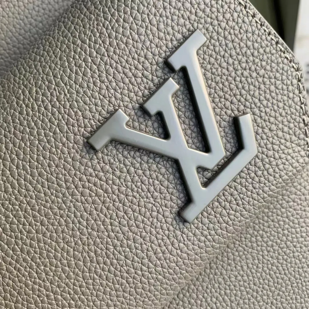 LV 小牛皮 全新 Aerogram 雙肩包以儒雅 实用雙肩款