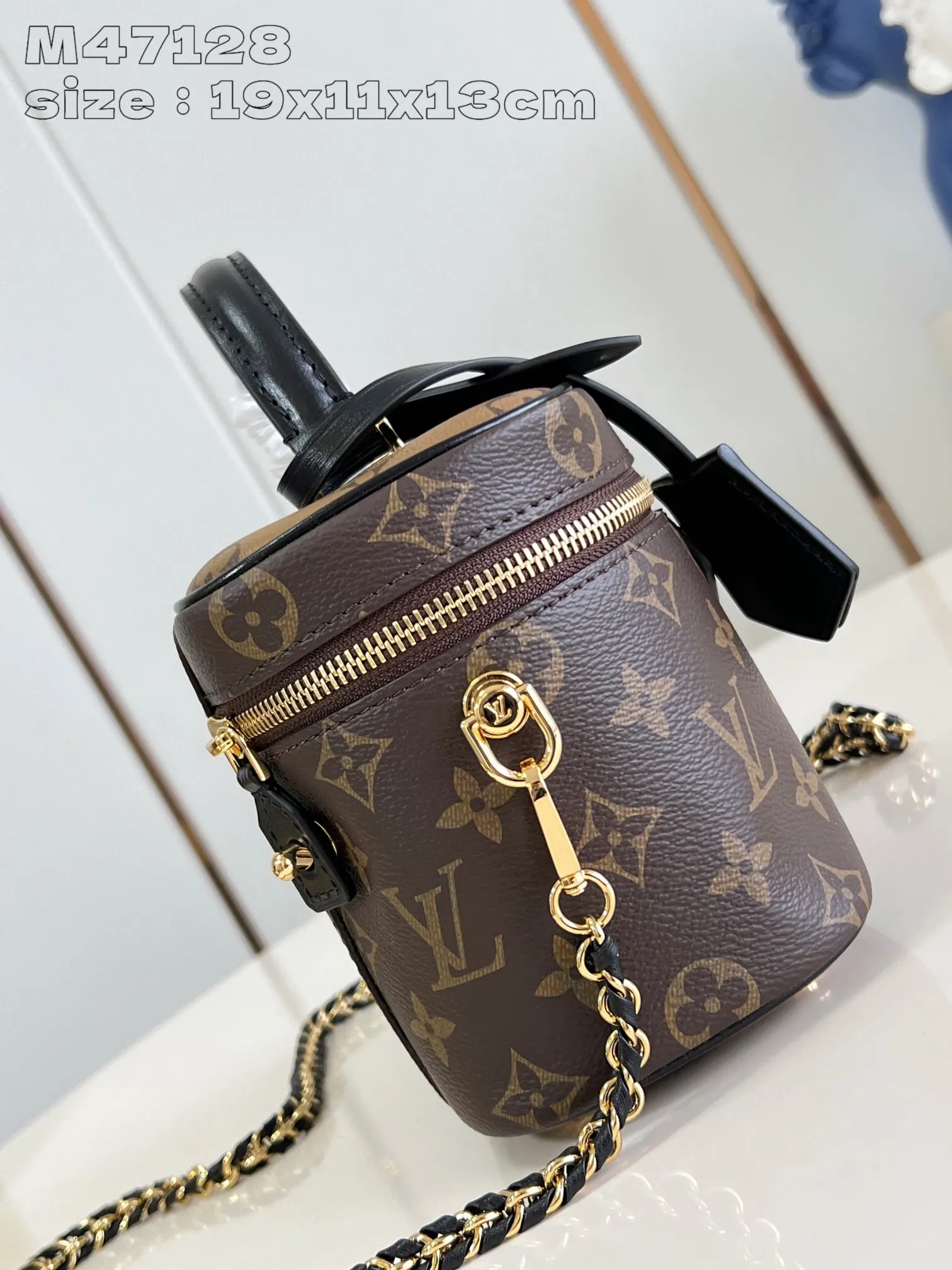 Louis Vuitton Chain Bag Canvas