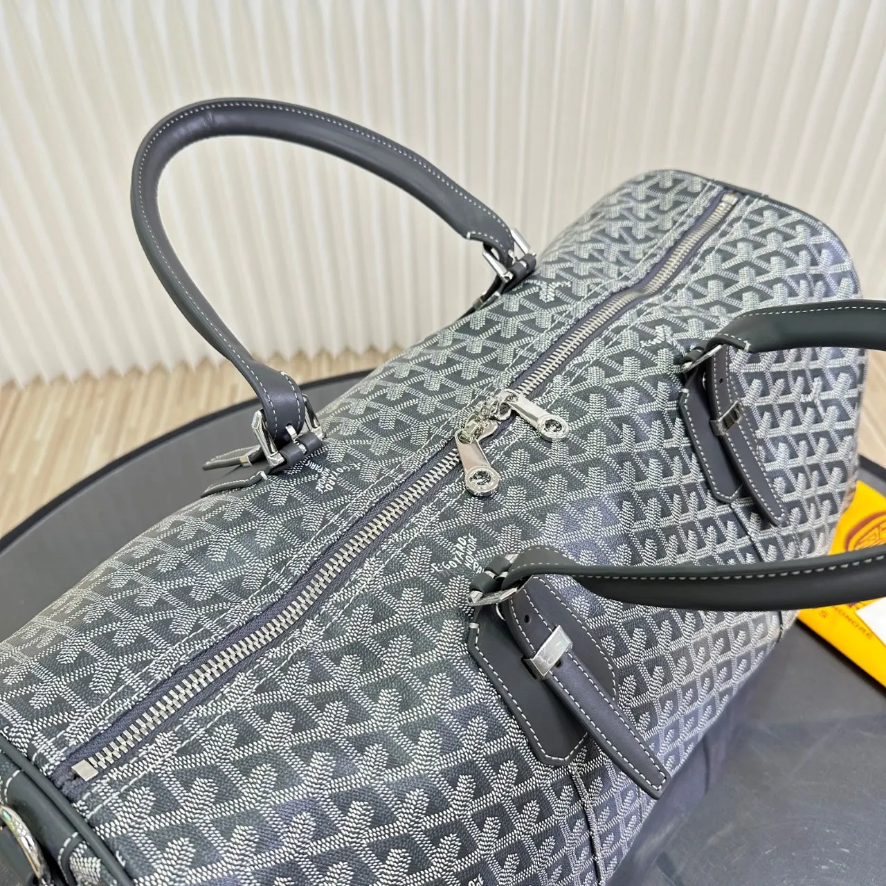Goyard 黄色 BOSTON 旅行包适合在机舱内使用 通过搭 一 大容量旅行款