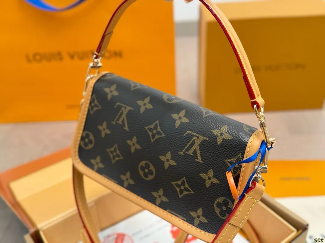 LV Diane 钢五金 na 腋下包 復古腋下背款(數字9) LV Diane 钢五金 na 腋下包 復古腋下背款(數字9)