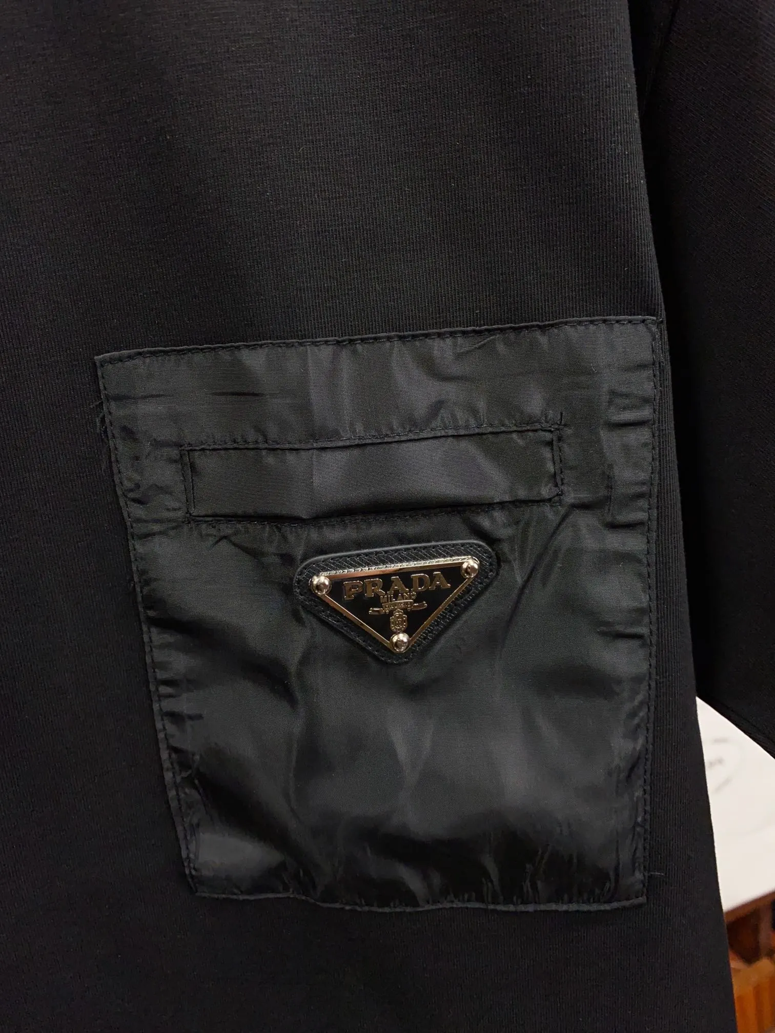 PRADA 字母钢印 浮雕字母 棉质 短袖T恤 休闲百搭款