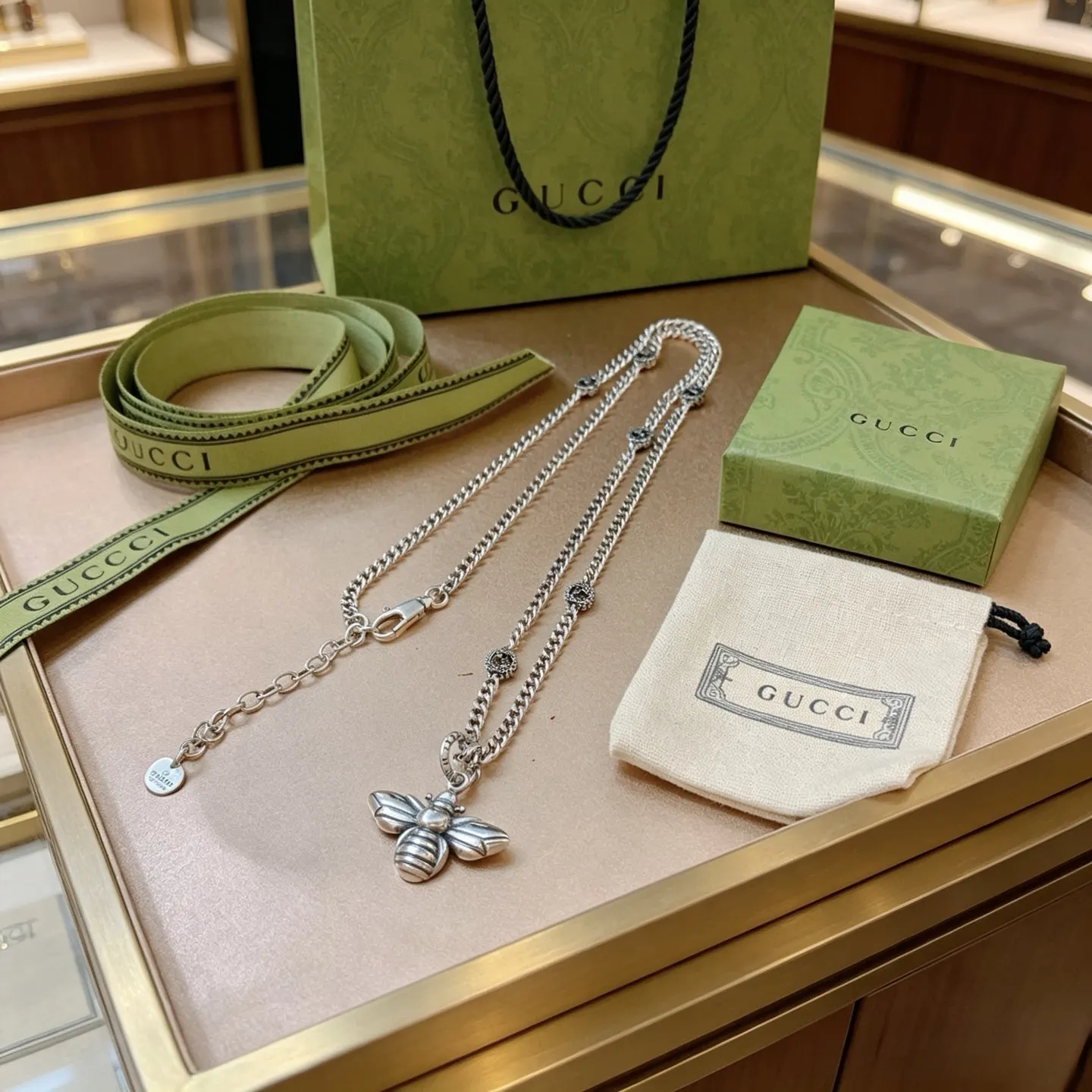 Gucci 链条包 单肩斜挎