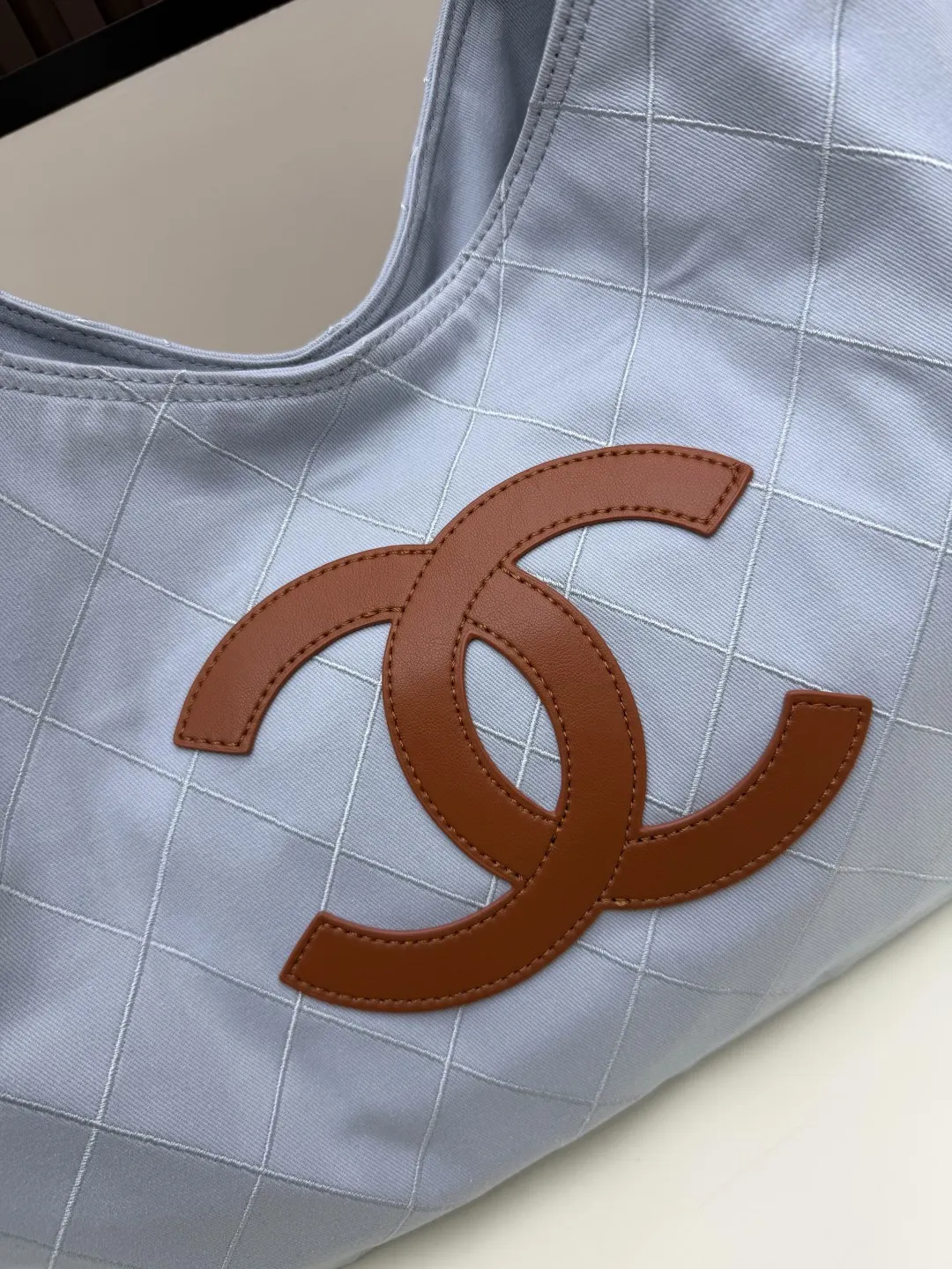 CHANEL 滩包温柔承包整个春夏的松弛感 抽绳托特自带慵懒滤 托特包 大容量托特款