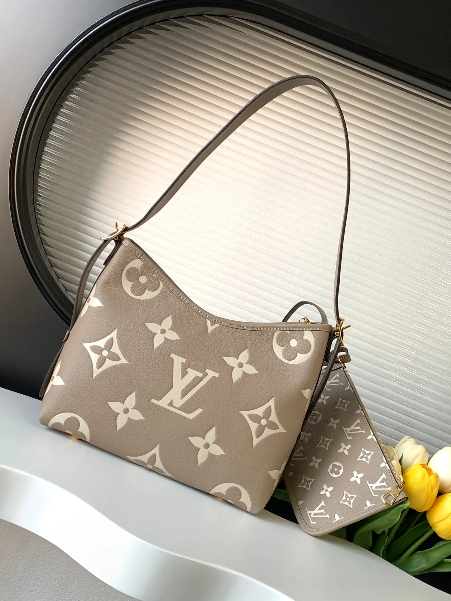 CarryAll 白色 杏色 Mo手拿包 精致手拿款