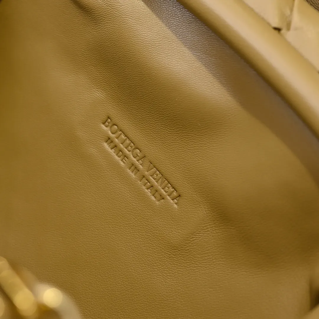 Bottega Veneta 羊皮 鏈條包 精致鏈條款(數字8) Bottega Veneta 羊皮 鏈條包 精致鏈條款(數字8)