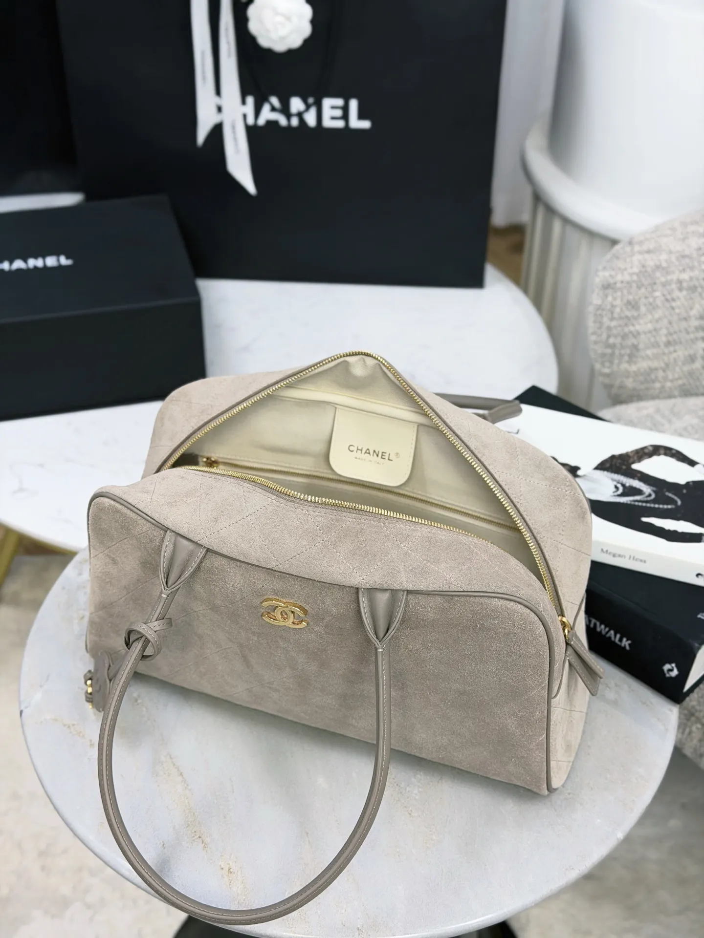 Chanel Cowhide Bag Chain Shoulder and Crossbody Wear
