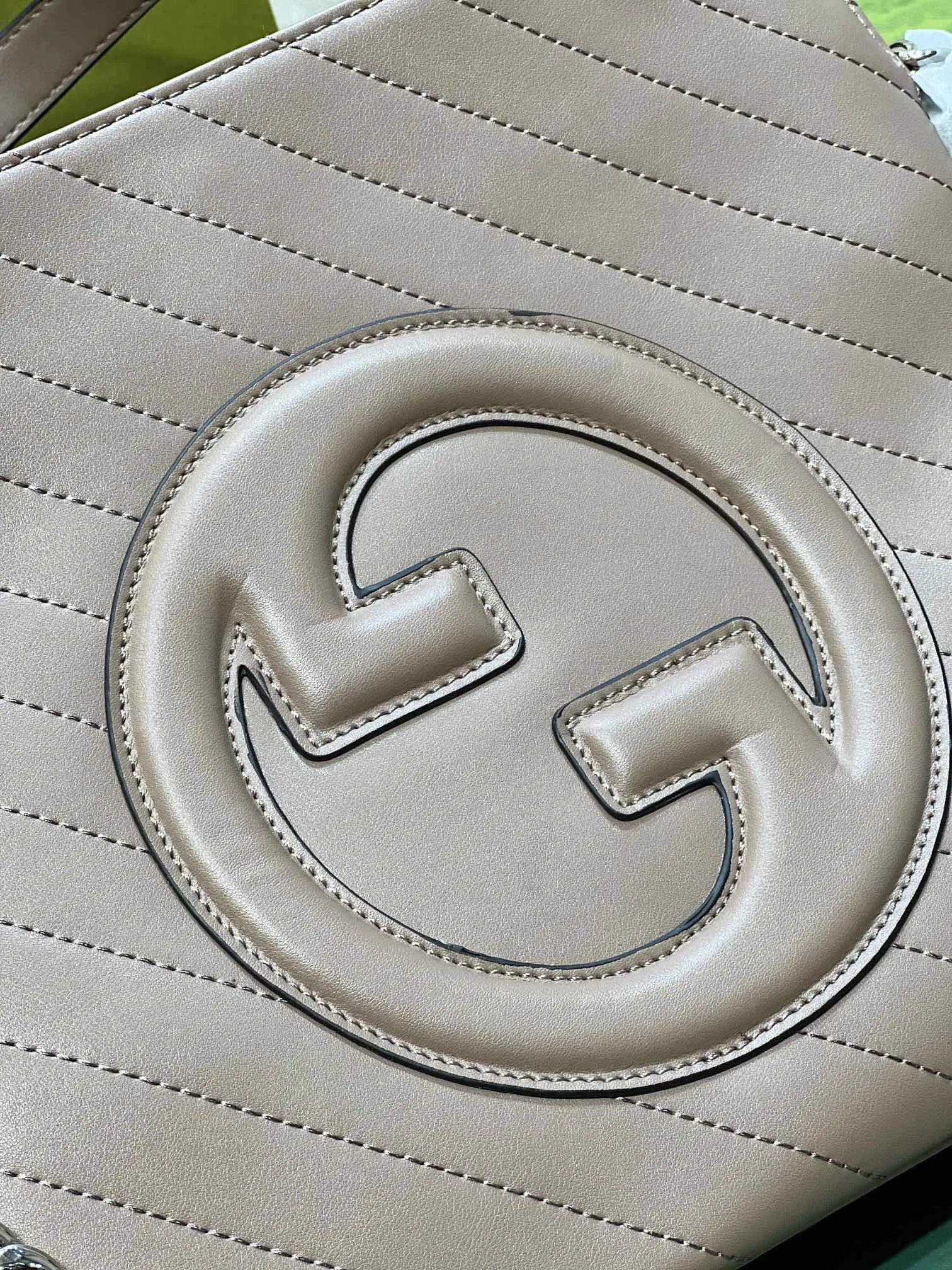 灰色 皮革 Gucci Blondie系列中号托特包 大容量托特款