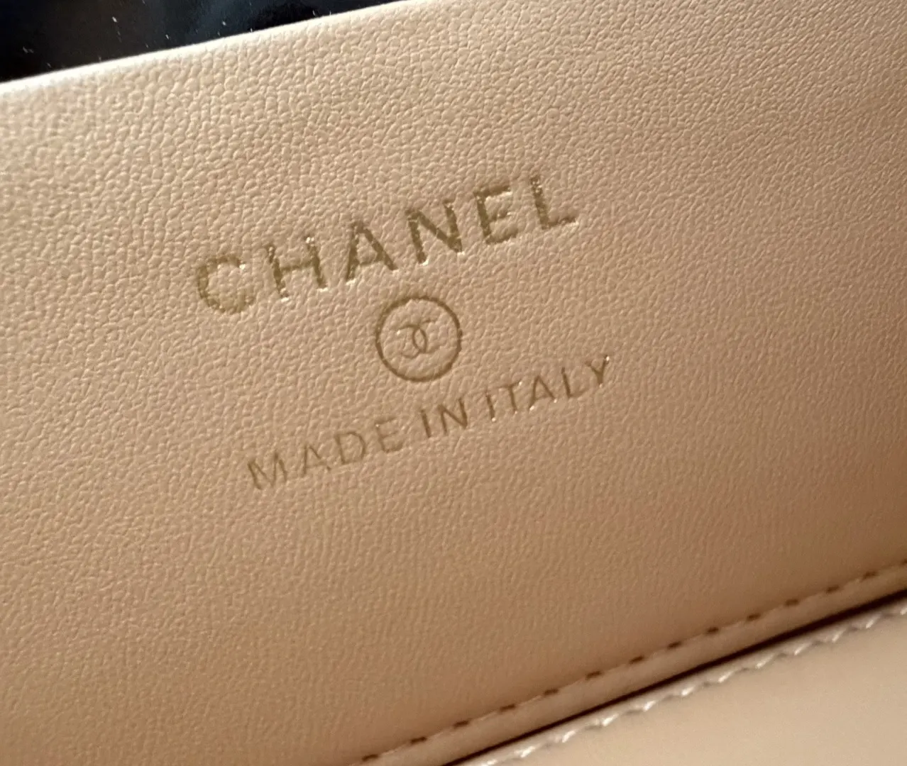 CHANEL 羊皮 上架 小羊皮 制作 质量 經典之作 华丽与 手提包 通勤手提款