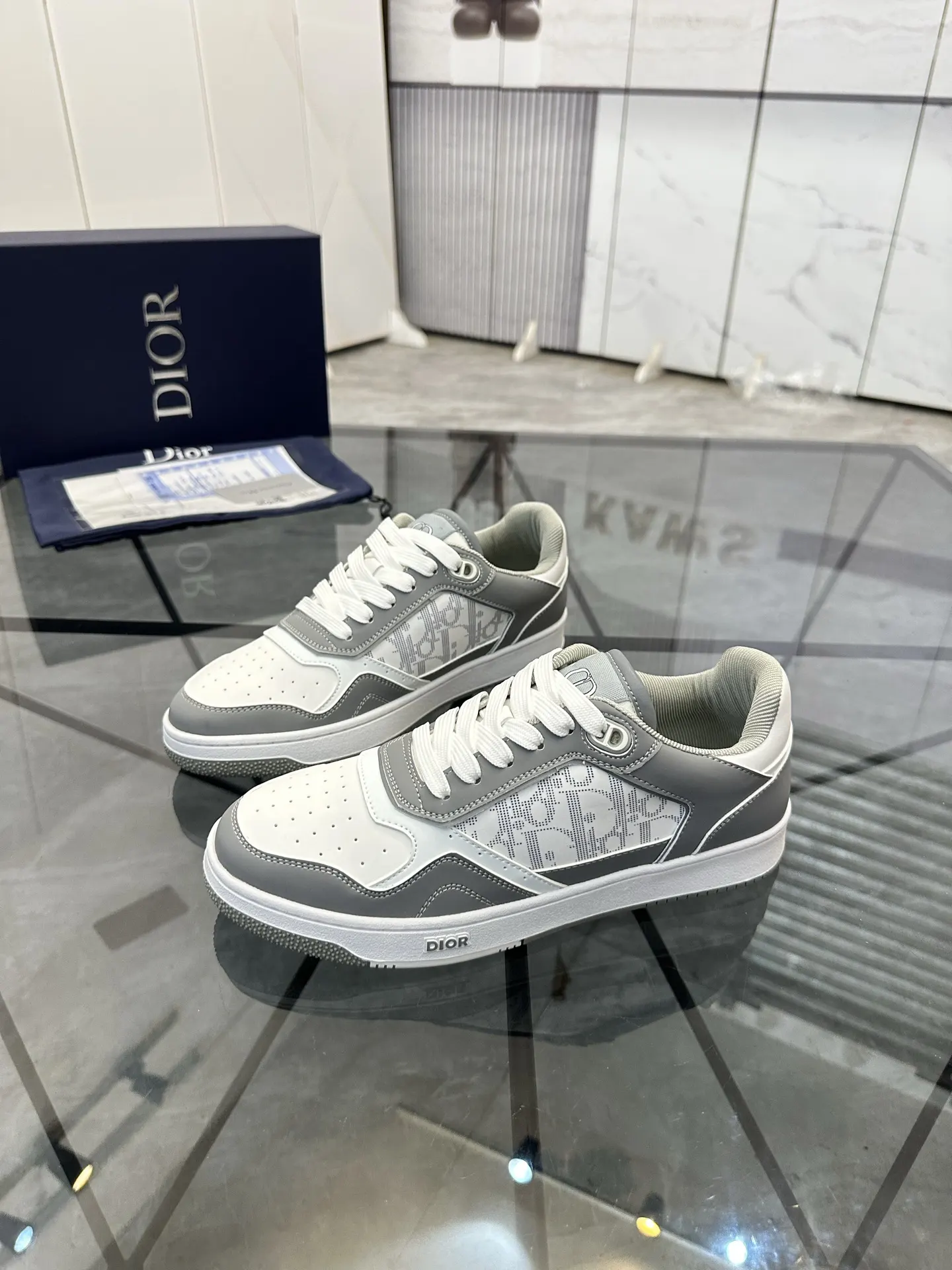 Dior 白灰拼色牛皮低帮运动鞋 休闲款