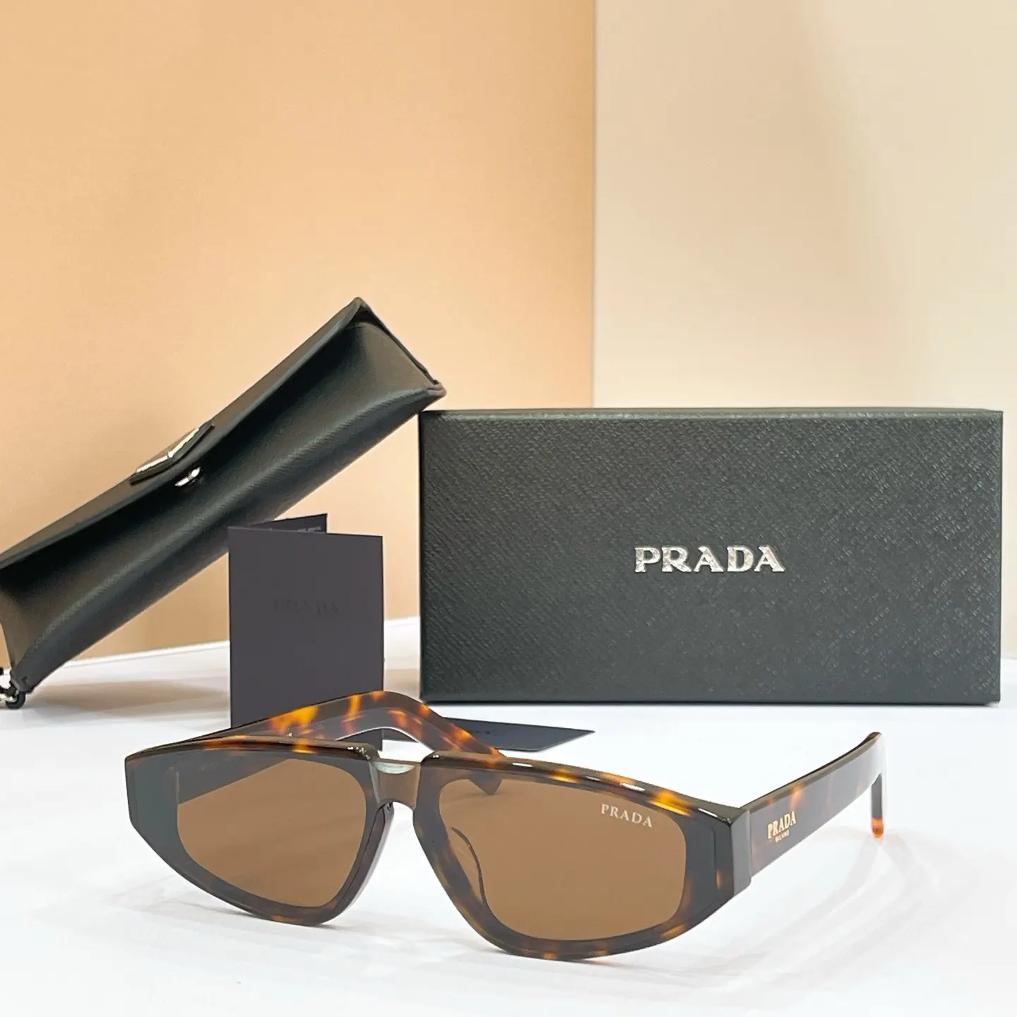 Prada PR 2149S 太阳镜