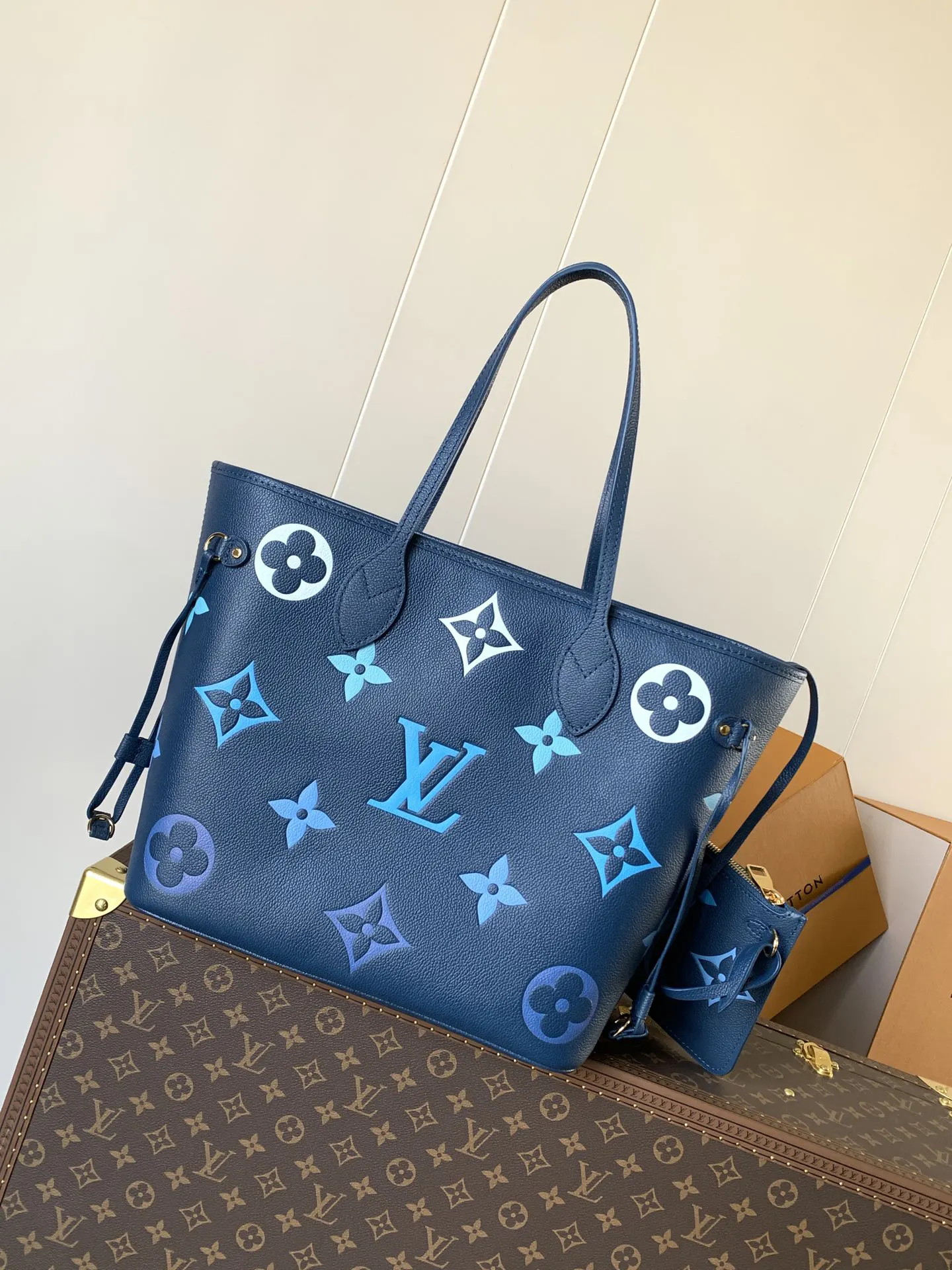 Neverfull 黑色 米白 手拿包 精致手拿款