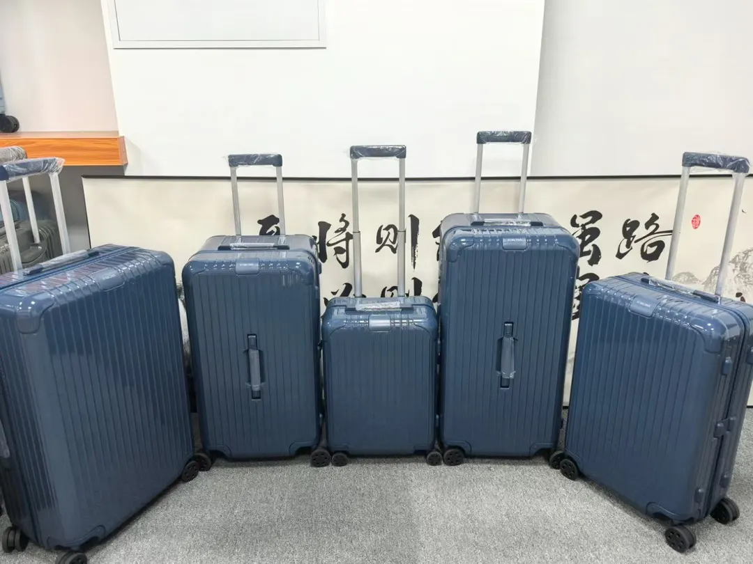 蓝色 黄色 Essential 系列终于迎来了 新颜色全网 行李箱 旅行拉杆款 轻便出行款
