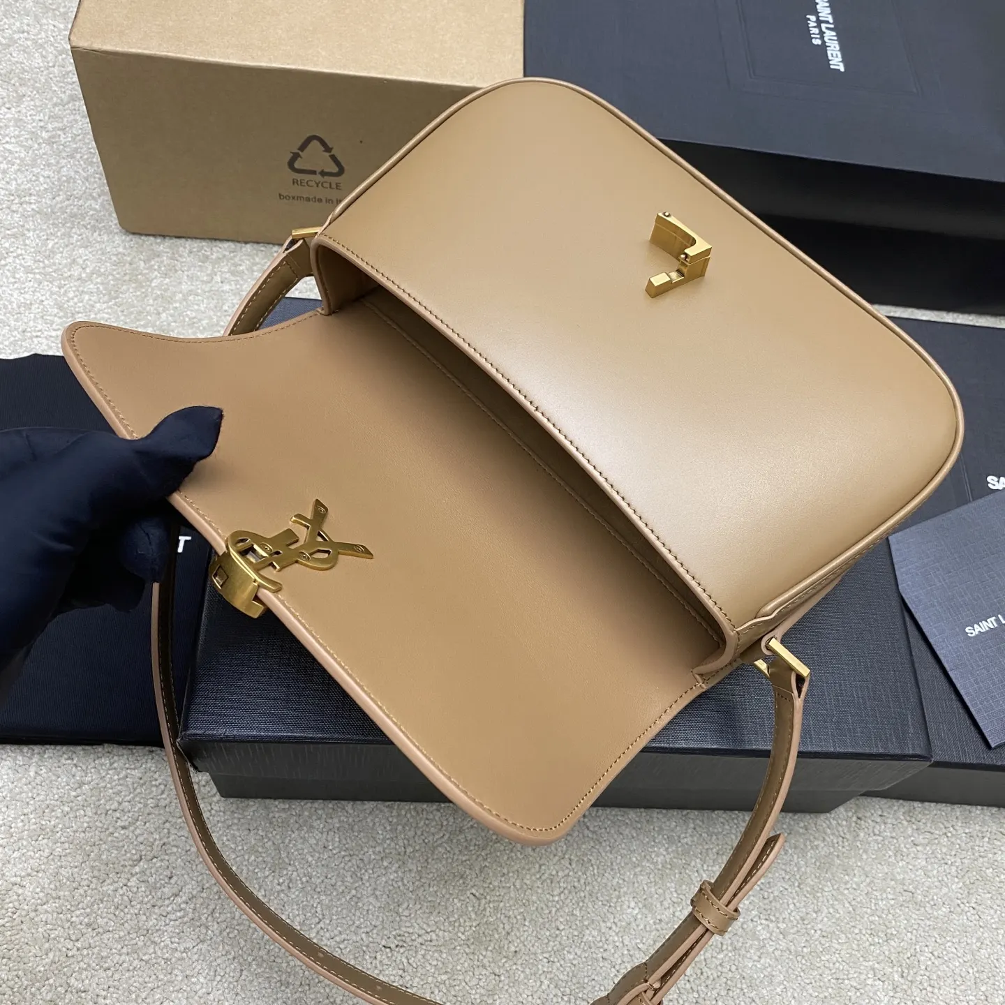 YSL 羊皮 復古新风尚 优雅知性大方的一款百搭包包 單肩包 日常單肩背款