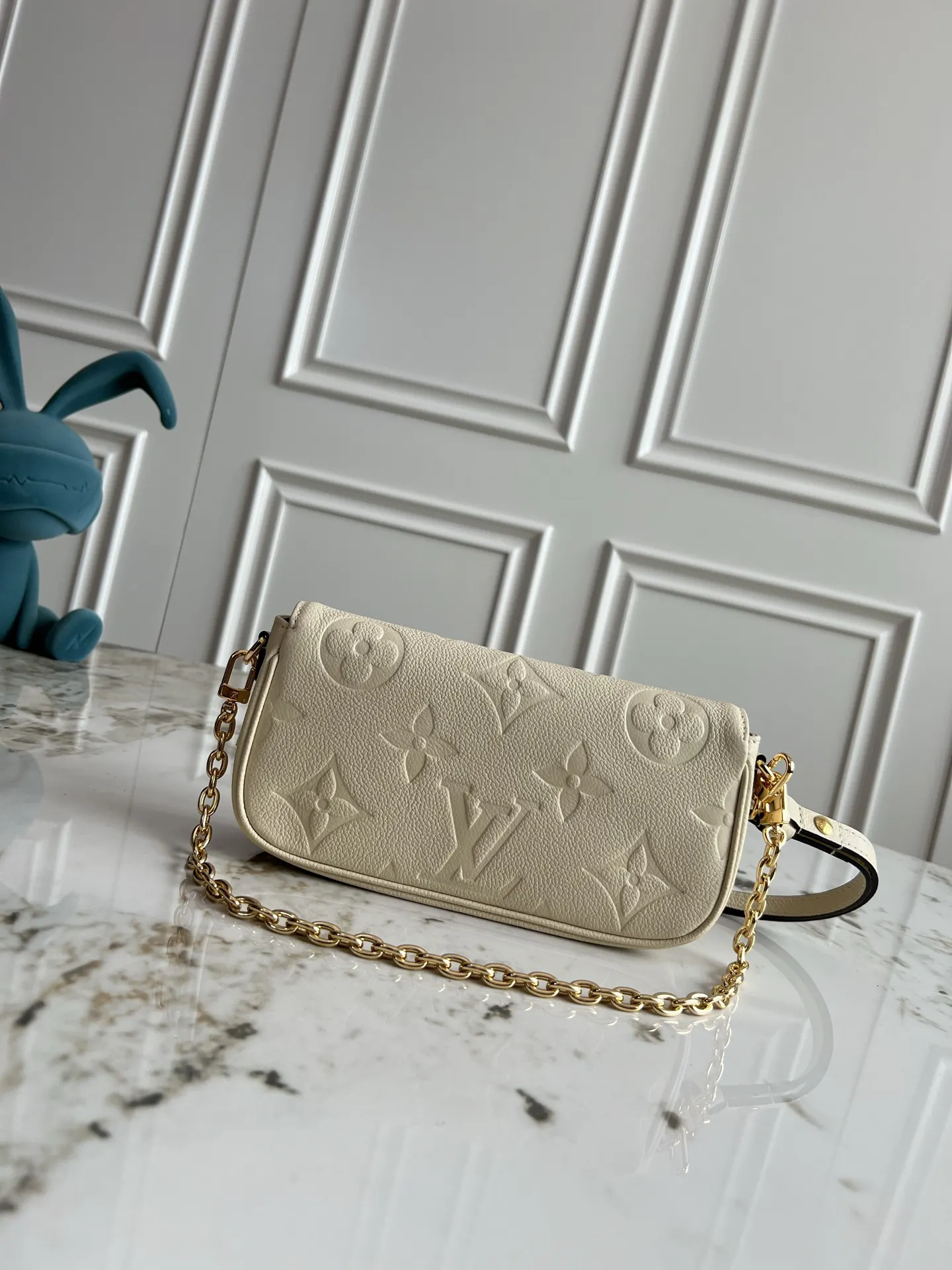 Louis Vuitton M82210 白色 Monogram 链条包