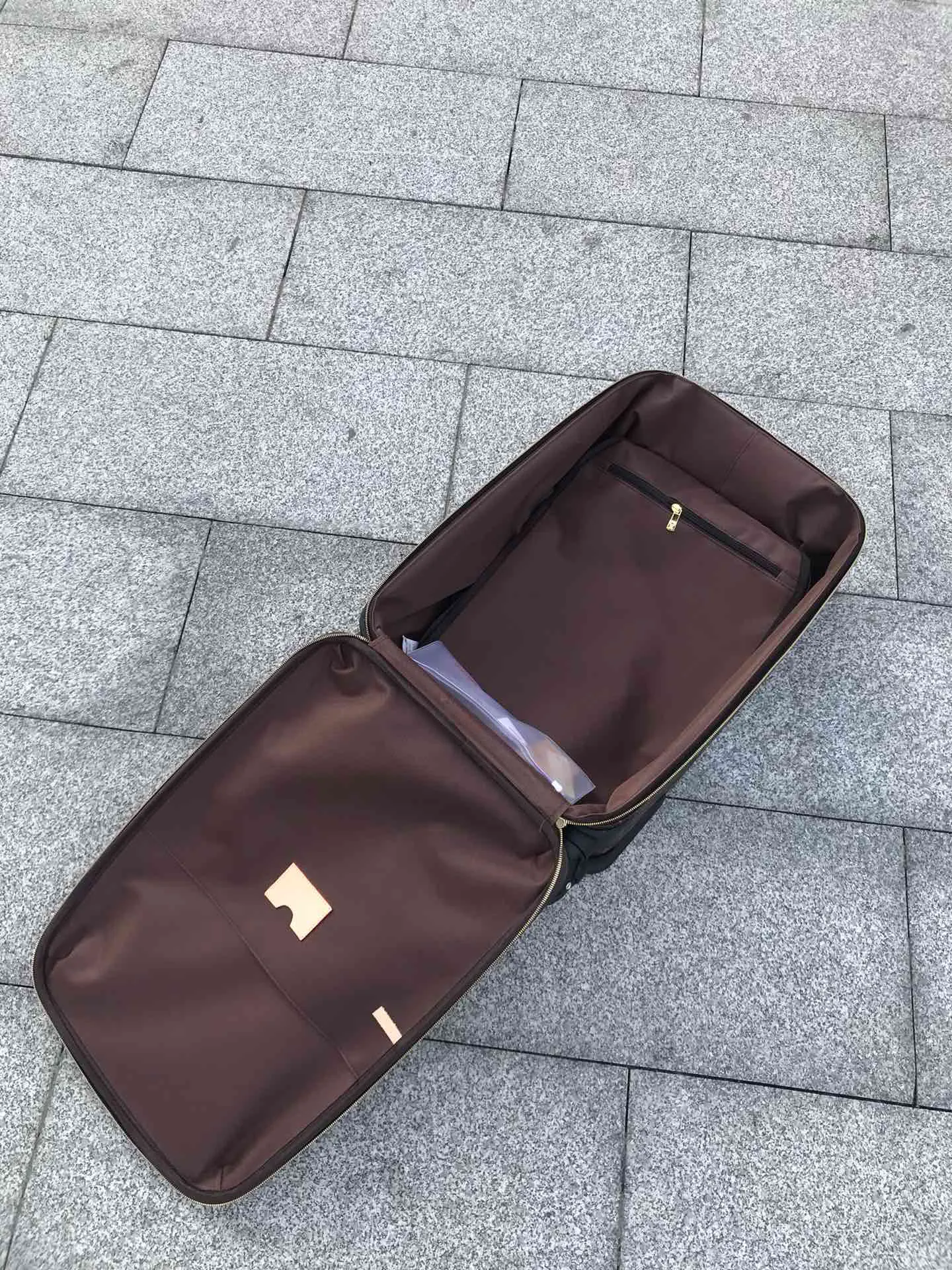 LV 帆布 超耐磨损万向轮 灵活出行 加厚全鋁合金 化妝包 便携收納款