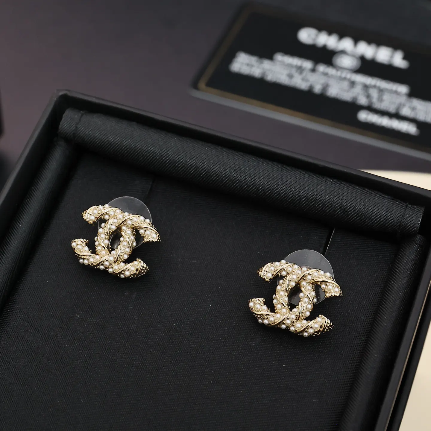 Chanel 双C 耳钉 小巧点缀 耳饰