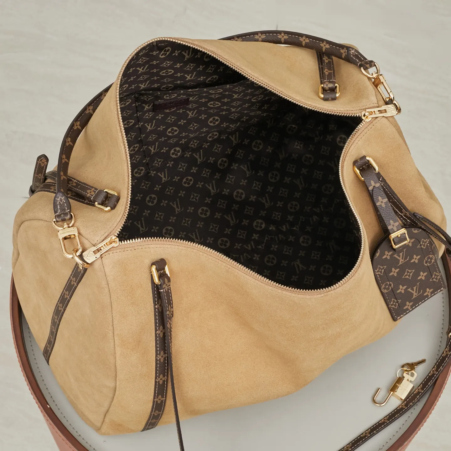 Keepall 牛皮 充裕空间结合灵活背携方式 成就都市旅行者的理想之选 旅行袋 大容量旅行款