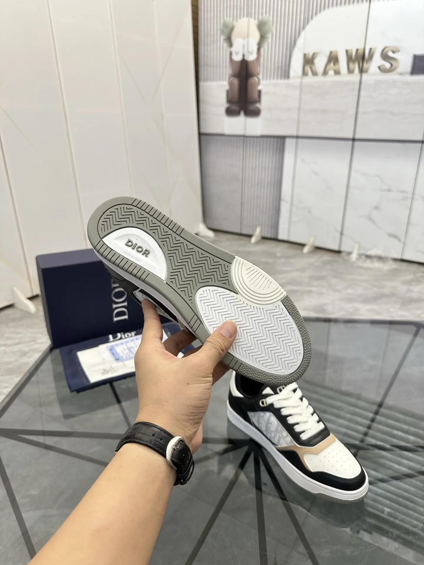 Dior 黑白拼色牛皮低帮运动鞋 橙色点缀款