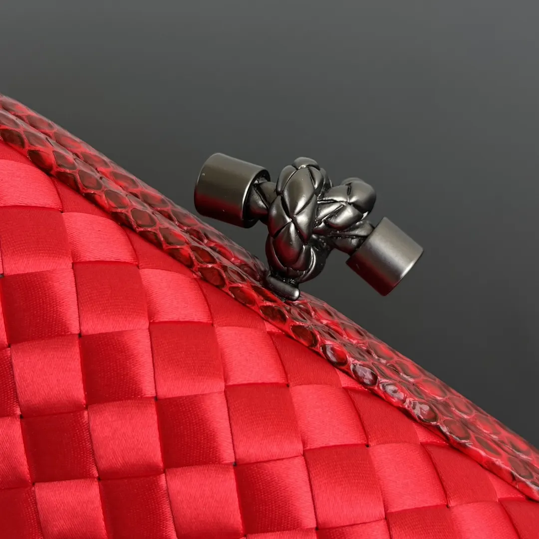 Bottega Veneta 化妆包 便携收纳款
