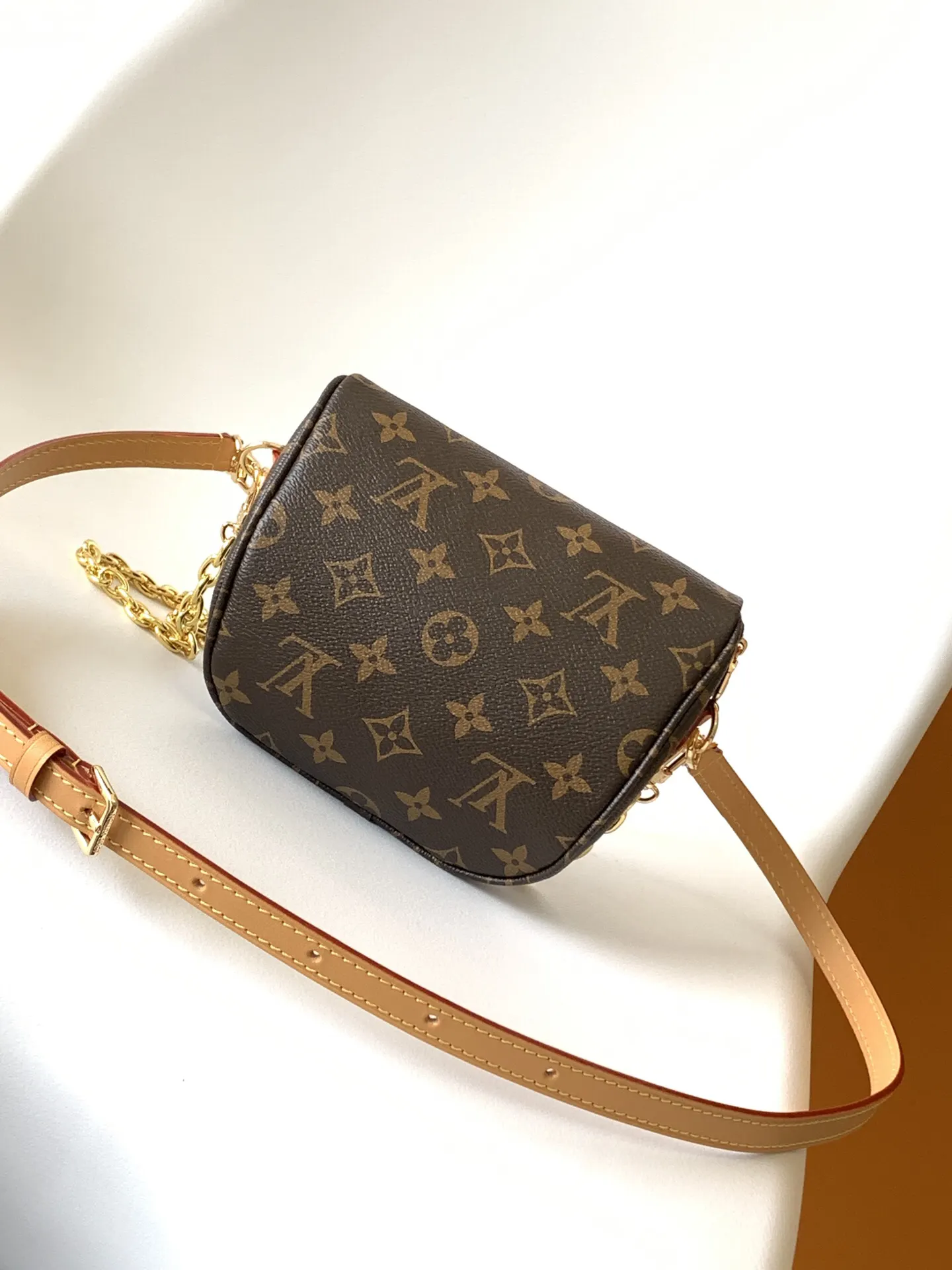 LV 黑色 米白 牛皮 鏈條包 精致鏈條款
