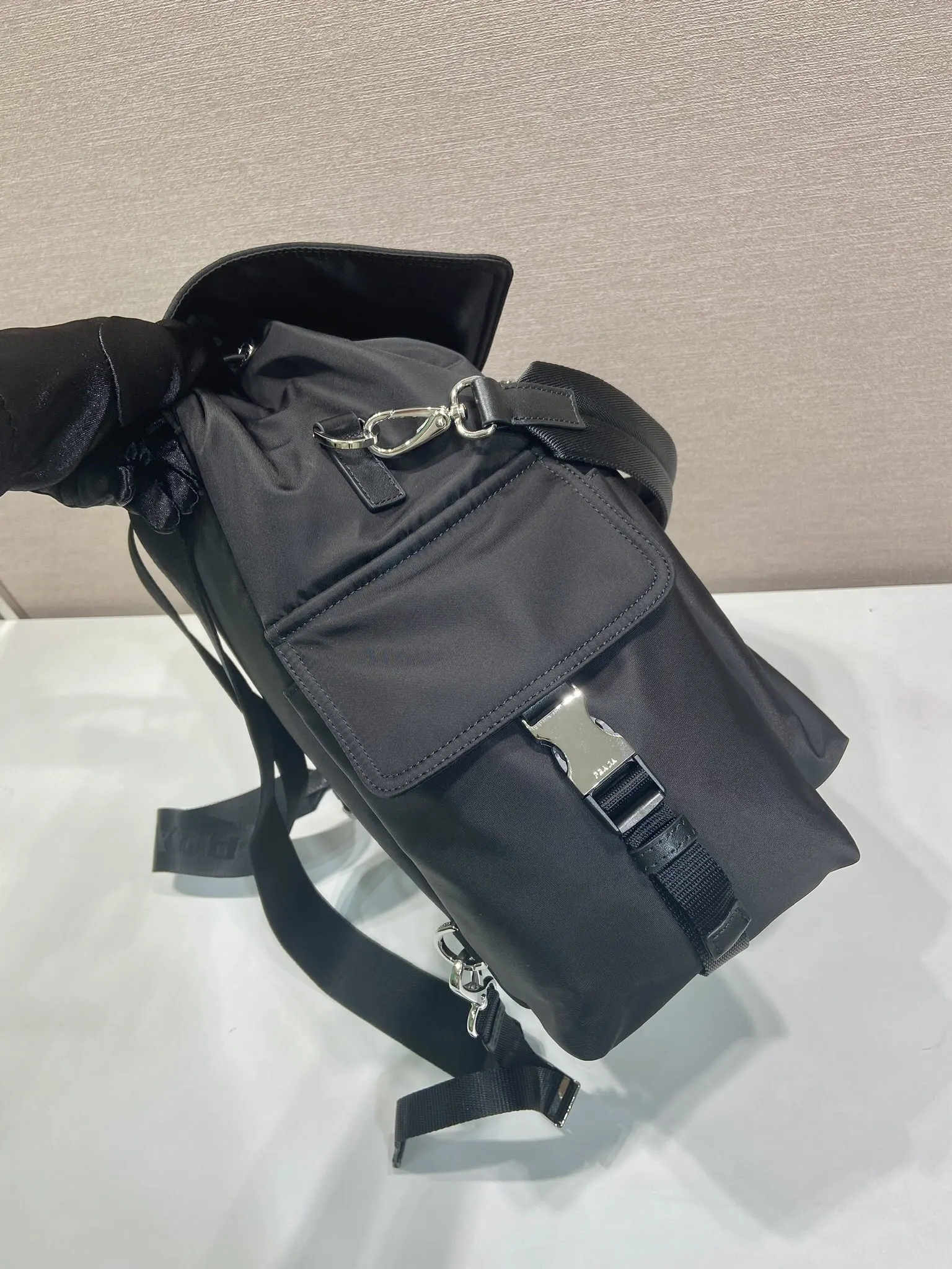 Prada Re-Nylon 2VZ118 皮革 双肩包
