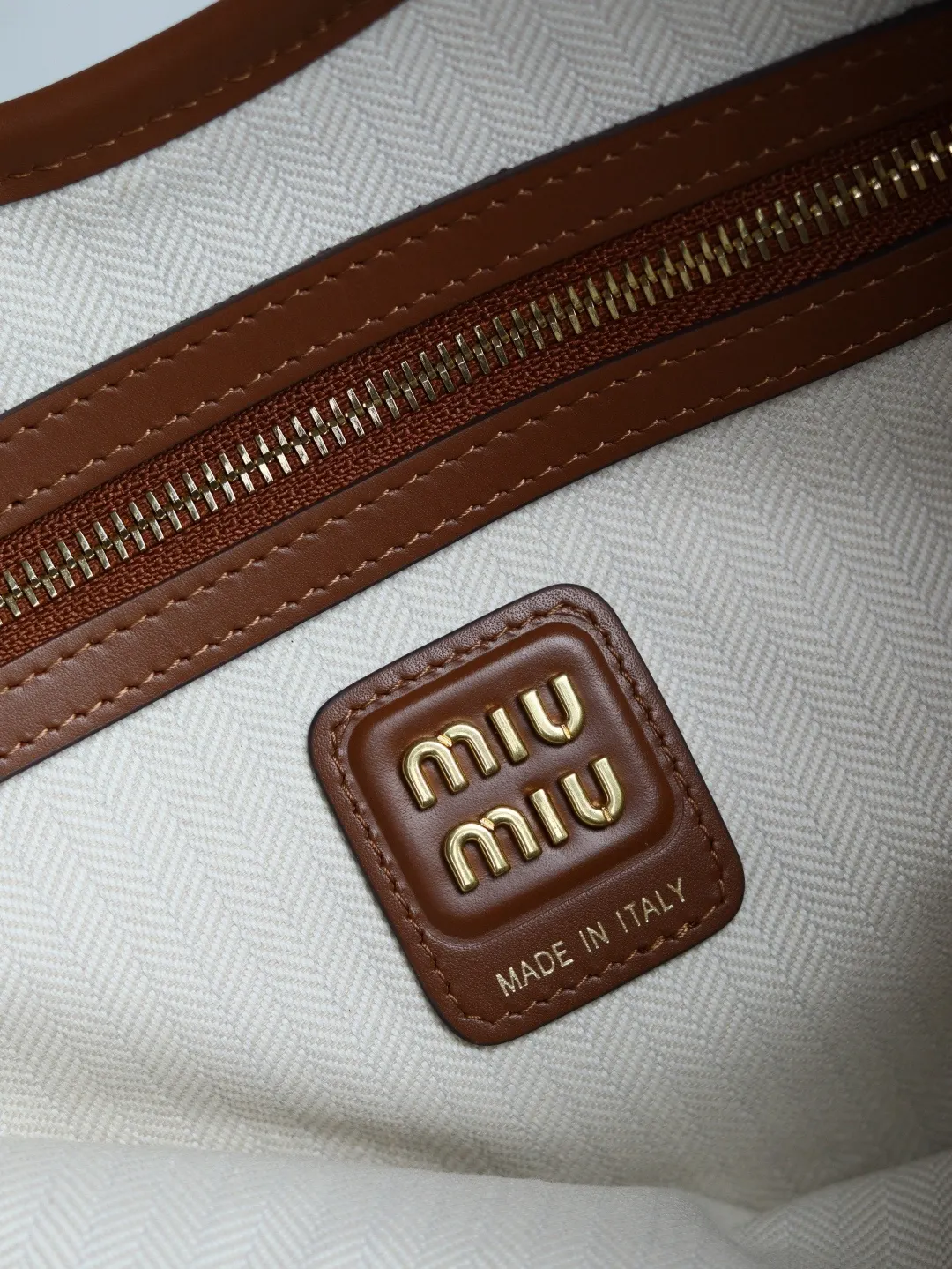 Miu 小牛皮 托特包 大容量托特款