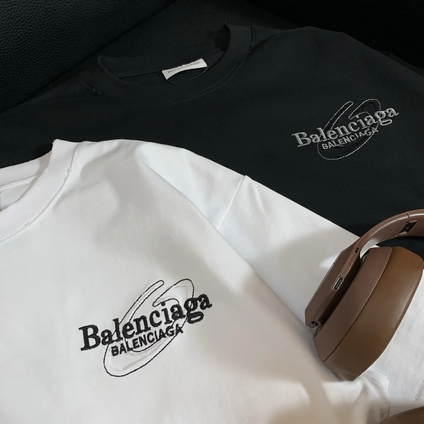 Balenciaga 黑色 短袖T恤 宽松休閒(數字3) Balenciaga 黑色 短袖T恤 宽松休閒(數字3)