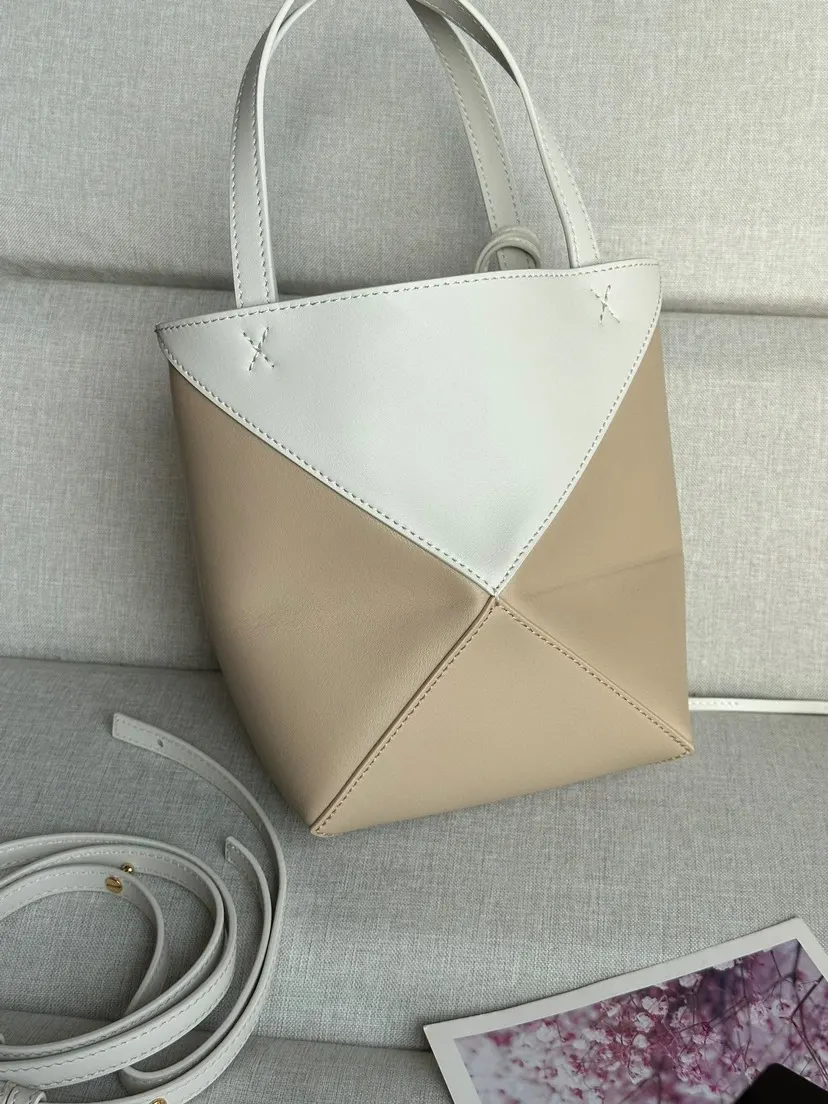 Loewe Puzzle 牛皮 斜挎包 轻便斜挎款